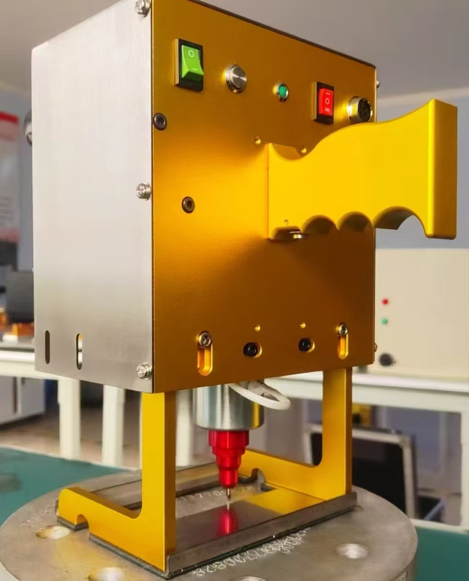 El elektrikli oyma makinesi, çelik boru üzerinde metal oyma makinesi